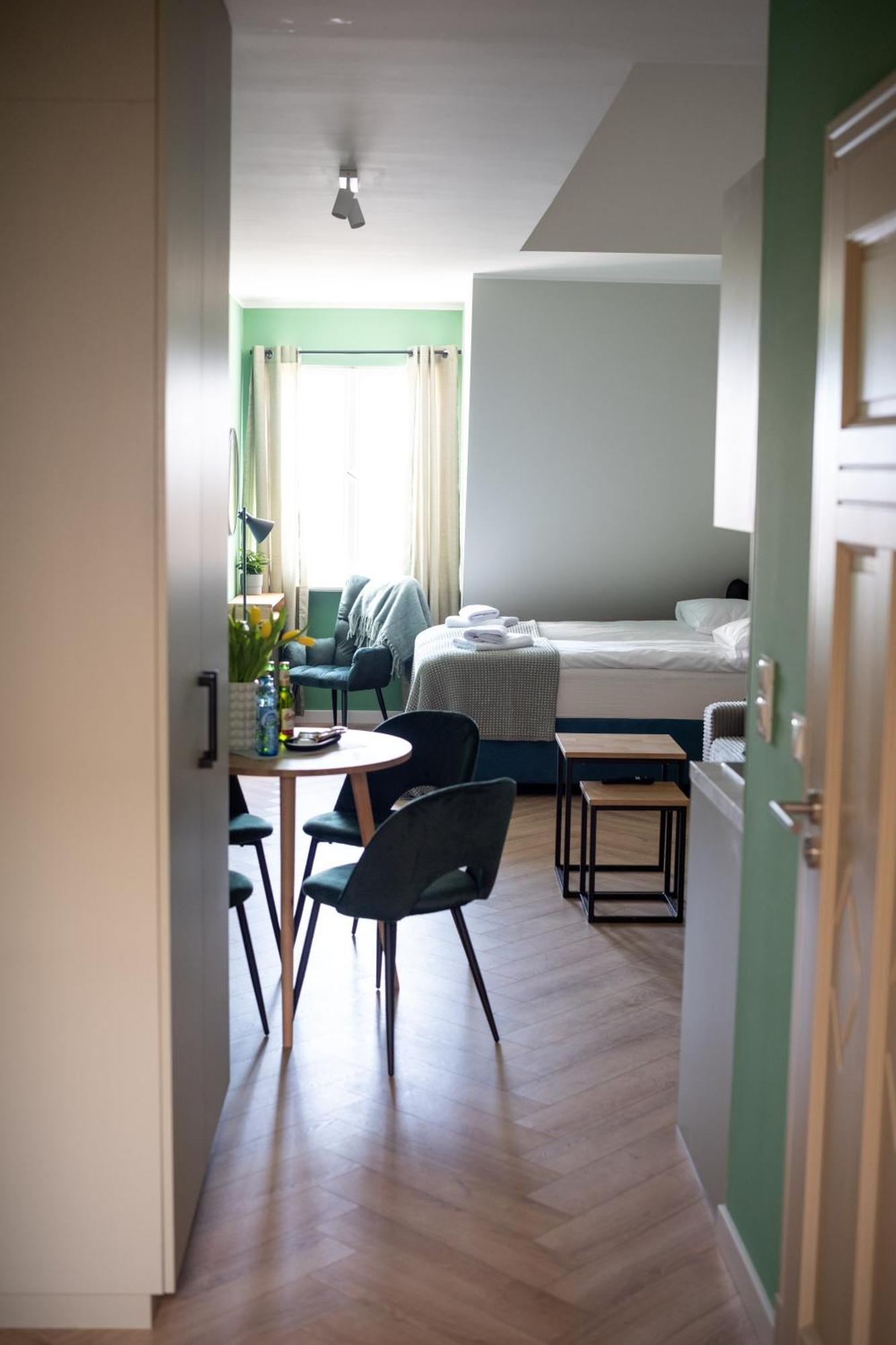 Apartamenty Drevny Kocur ポズナン エクステリア 写真